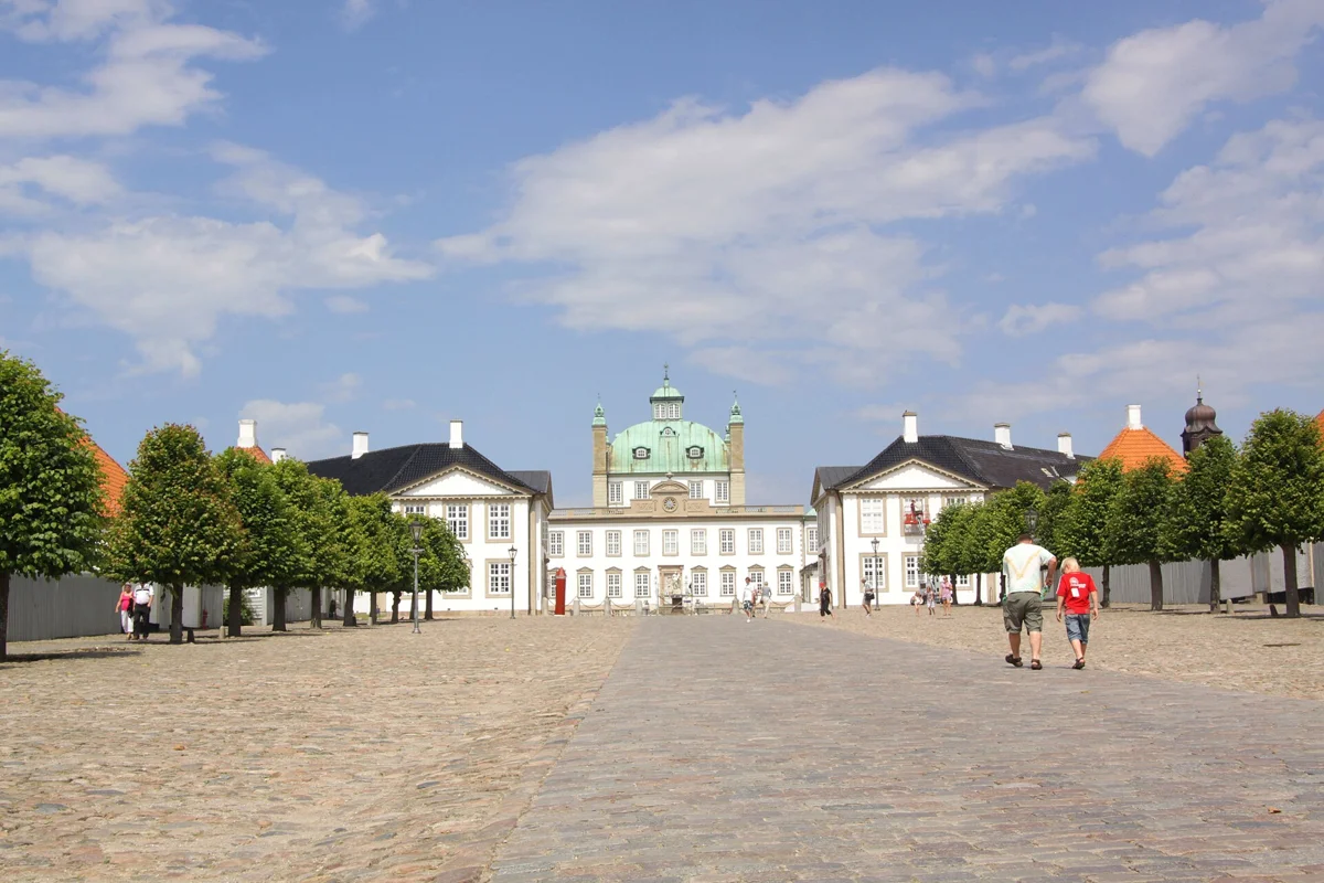 Fredensborg Palace, the photo stop on a North Zealand castles tour